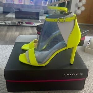 Vince Camuto Size 7 1/2